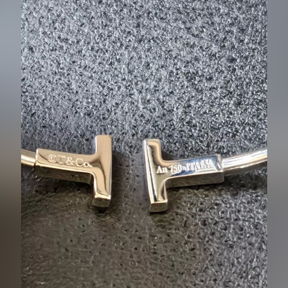 Tiffany T narrow wire bangle in 18k white gold - Picture 5 of 5